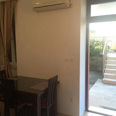 Apartment Goge